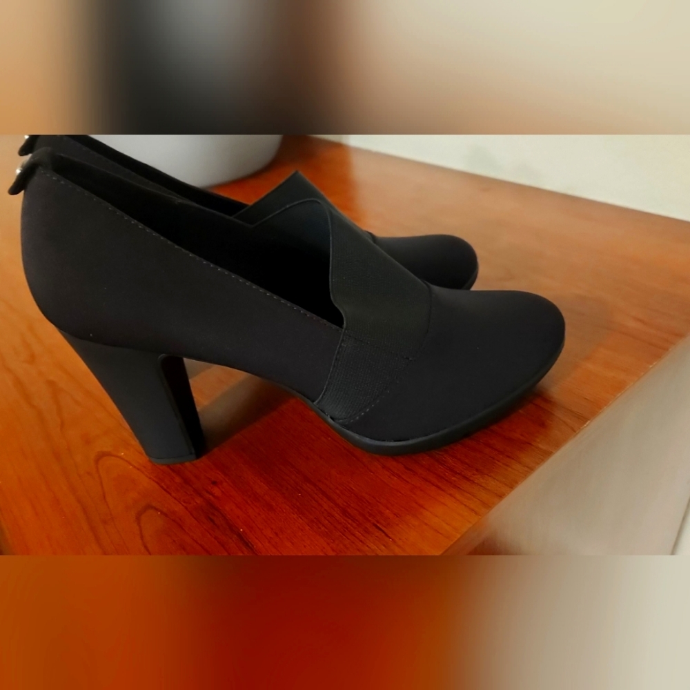 Chunky heels size 8 1/2  Annne Klein
